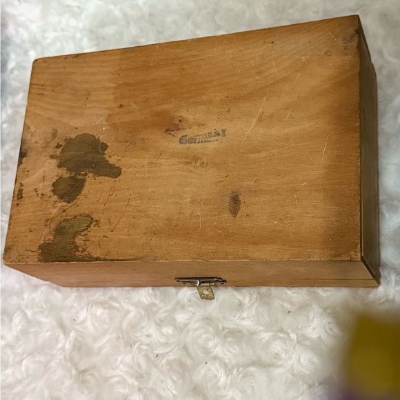 Wooden Storage Box - Picture 3 of 3